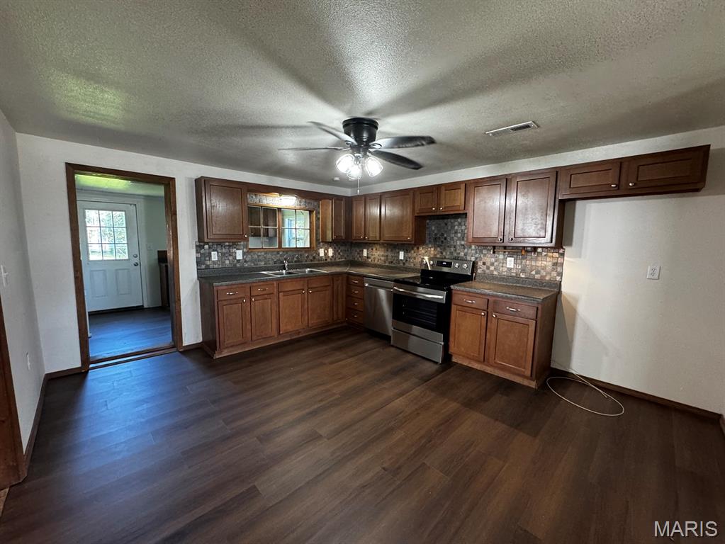 255 West Reed Avenue Puxico, MO 63960 - Photo 11 of 23