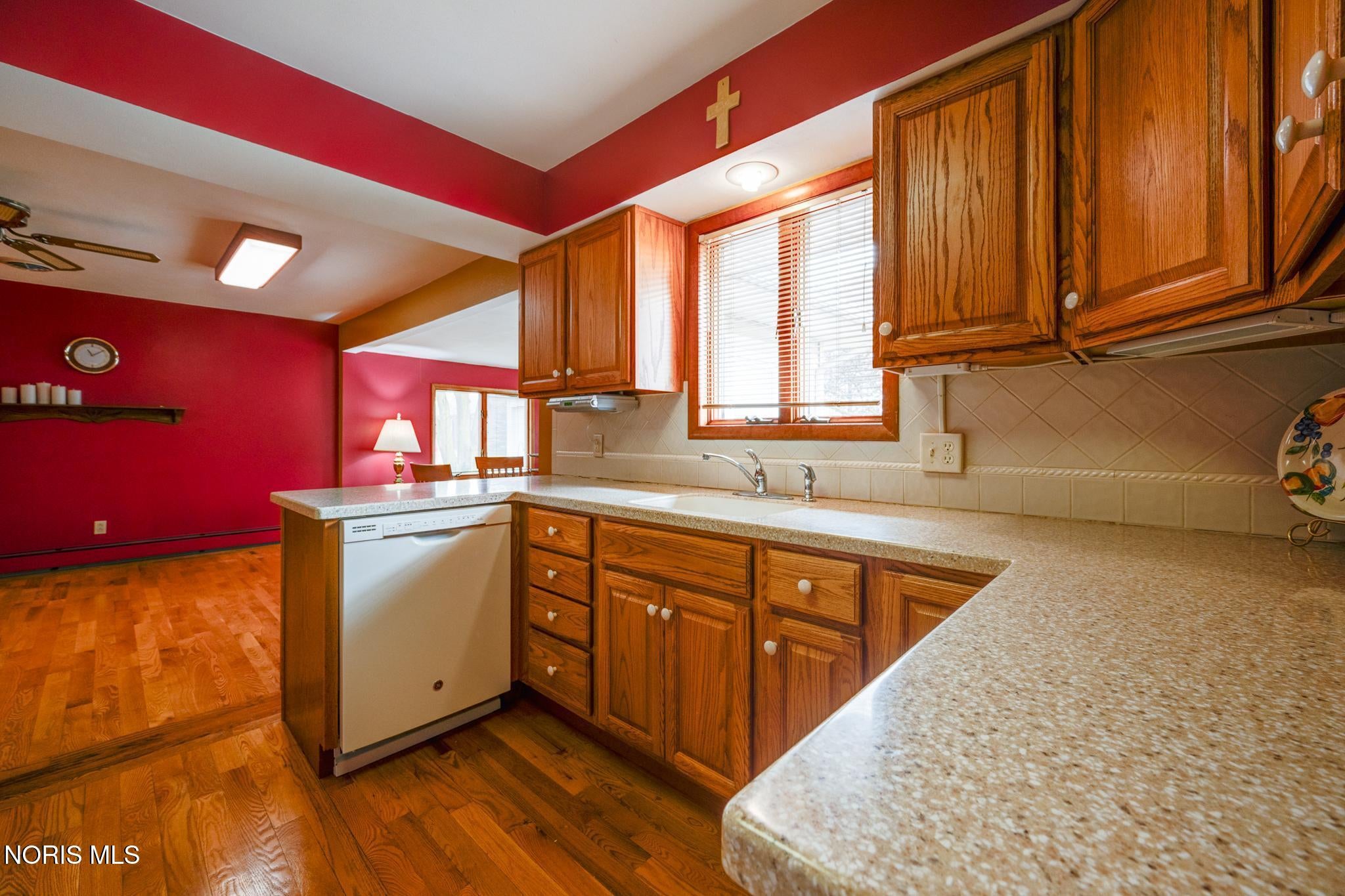 30236 Lemoyne Road Walbridge, OH 43465 - Photo 11 of 45 CORIAN COUNTER