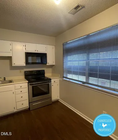 $1,250 | 1404 Manteo Street, Durham, NC 27701
