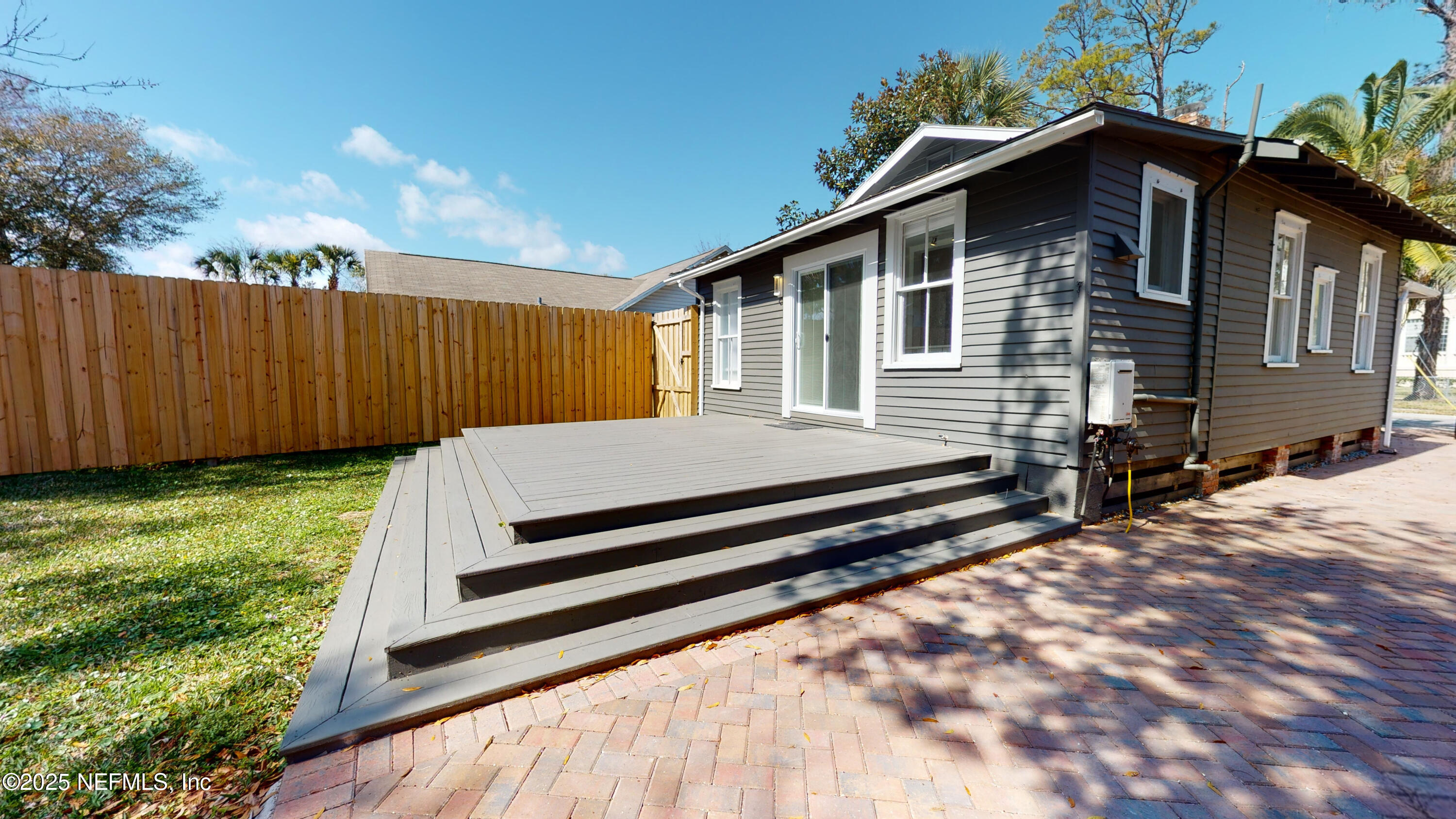 11 Hildreth Drive St. Augustine, FL 32084 - Photo 23 of 25 a front view of a house with a garden