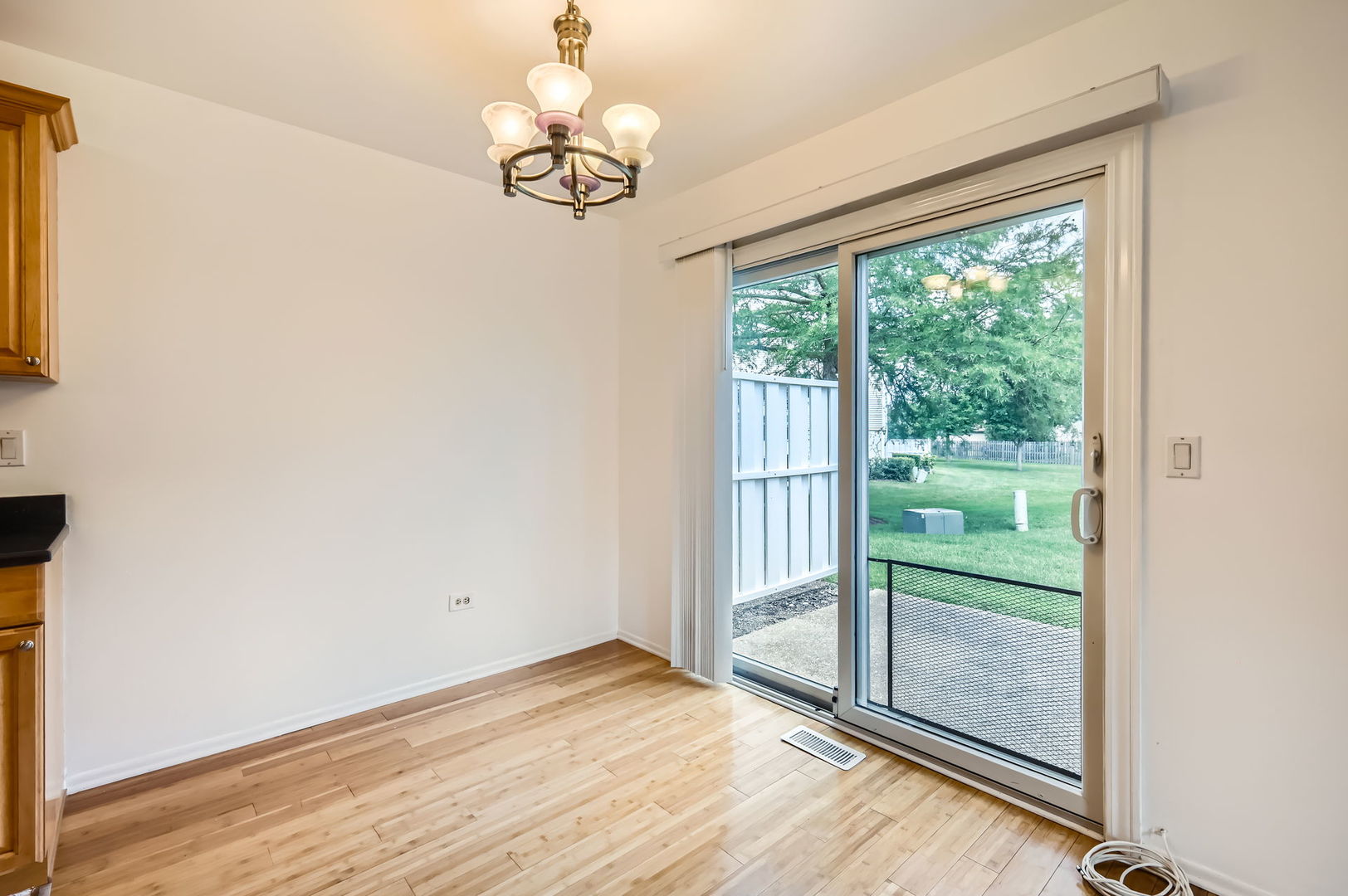 278 Nantucket Harbor Schaumburg, IL 60193 - Photo 4 of 14