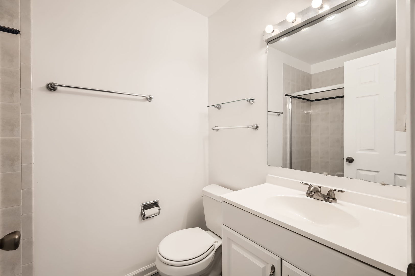 278 Nantucket Harbor Schaumburg, IL 60193 - Photo 9 of 14