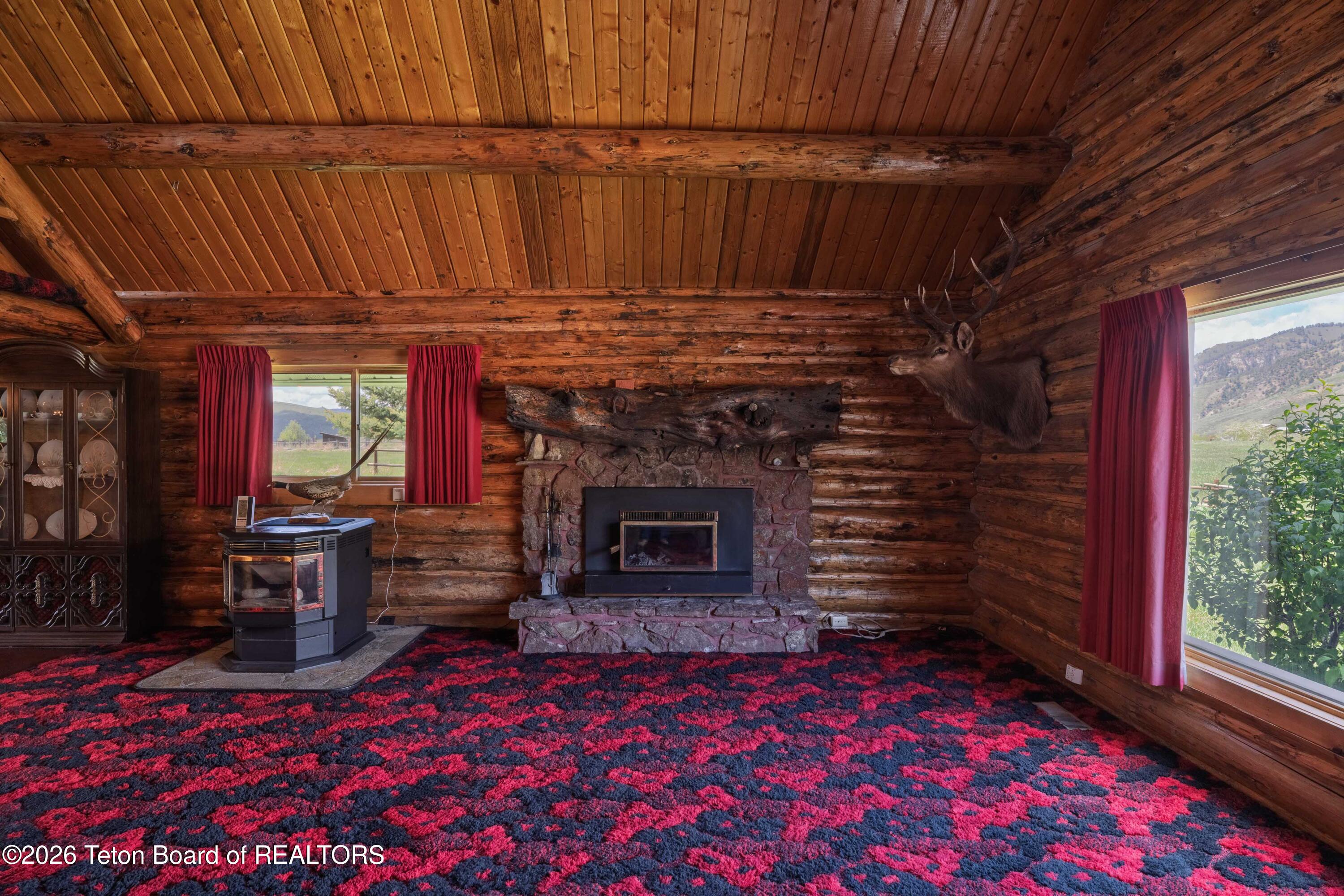 2050 East Snowberry Road Jackson, WY 83001 - Photo 5 of 14 MLS_Snowberry_JGPhoto-7