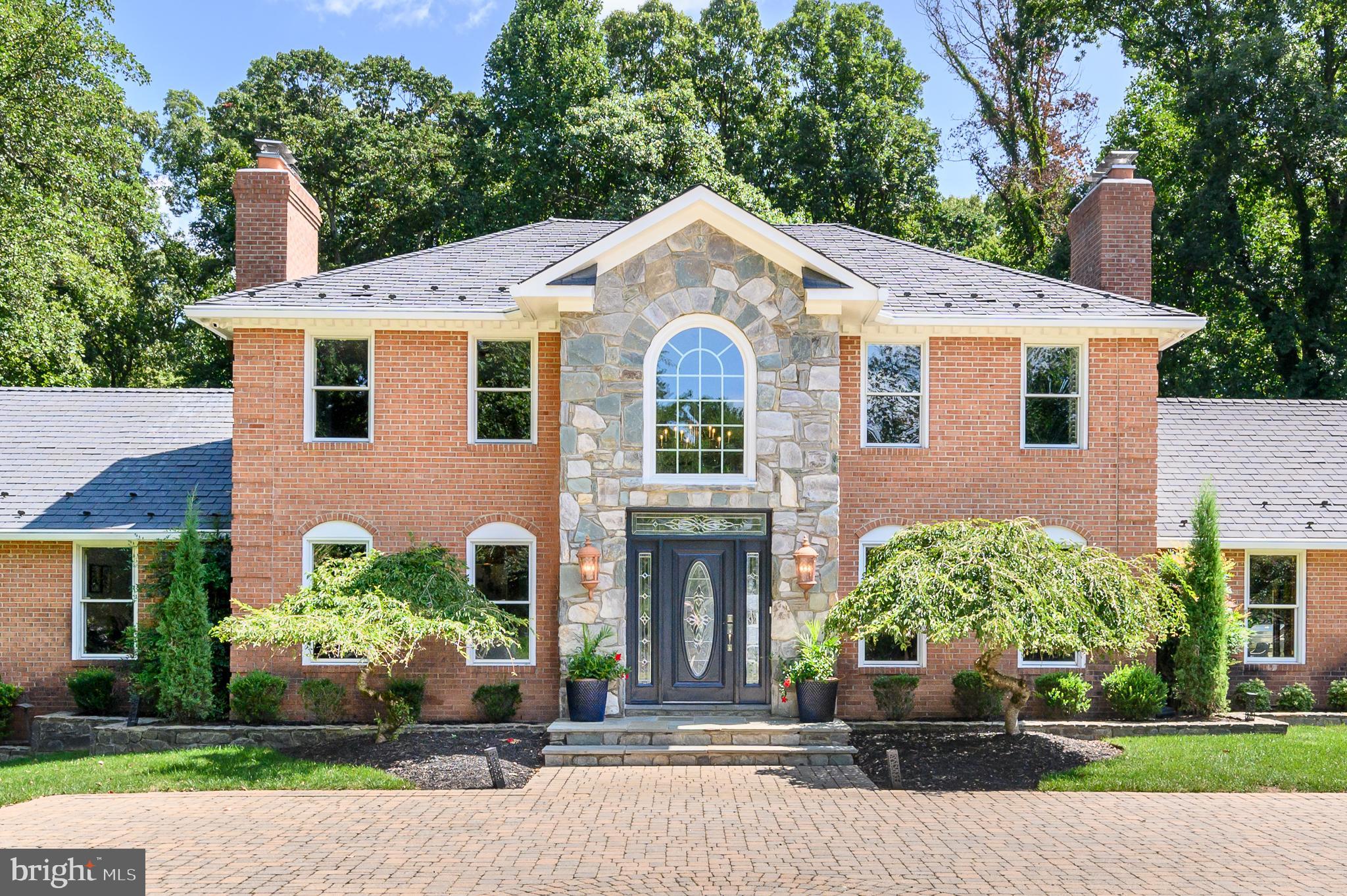 337 River Bend Road Great Falls, VA 22066 - Photo 3 of 92 Front exterior