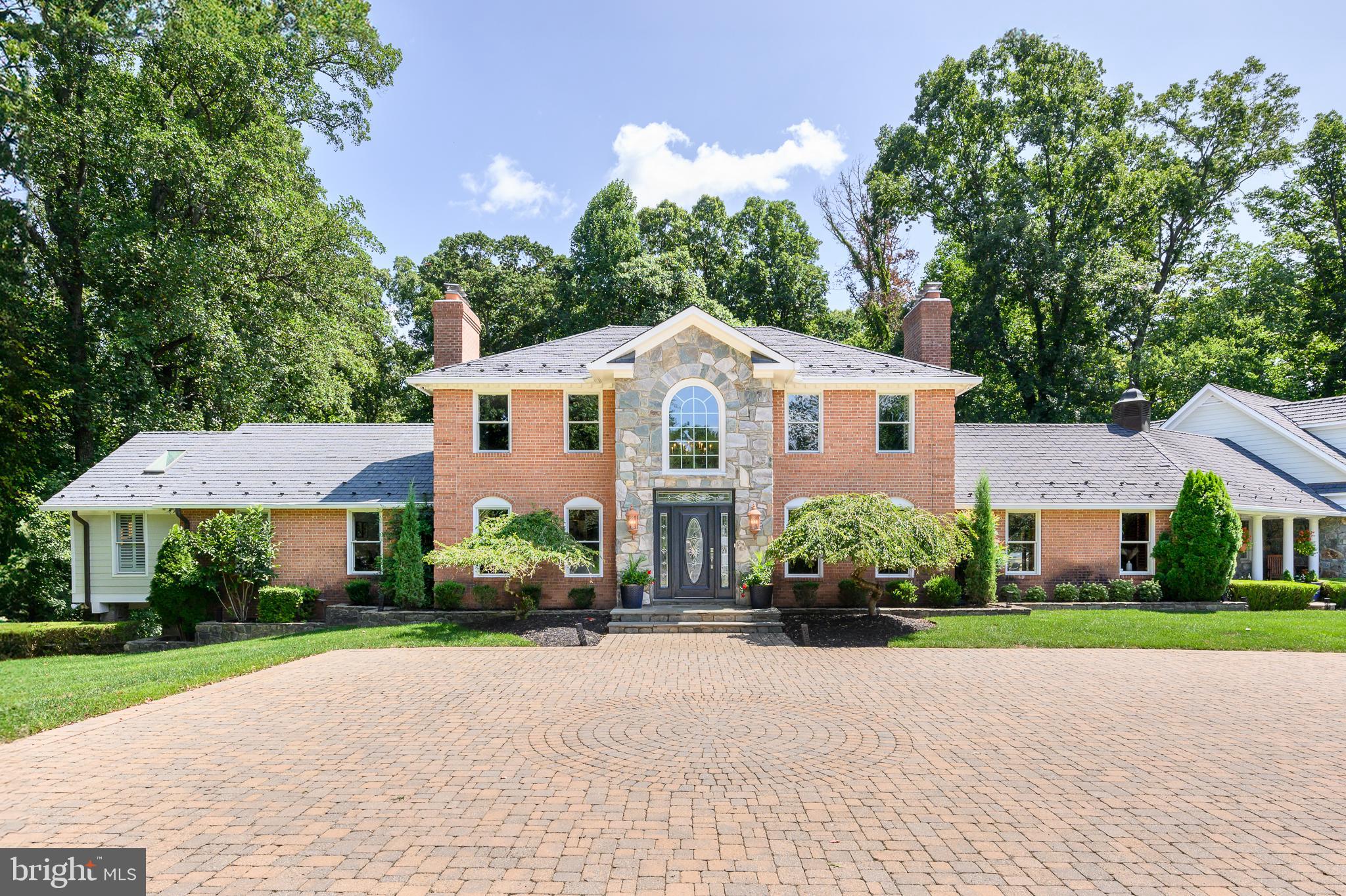 337 River Bend Road Great Falls, VA 22066 - Photo 6 of 92 Front exterior