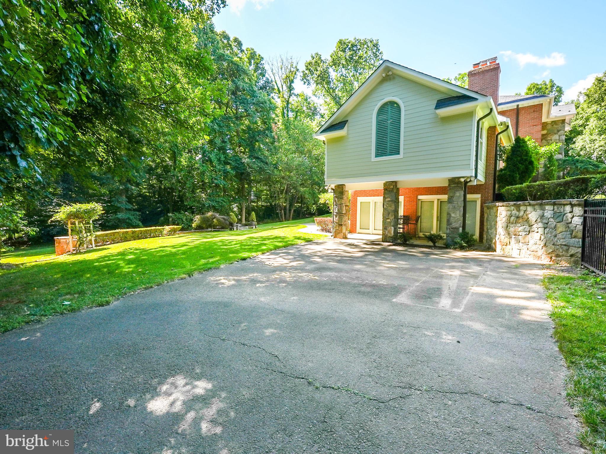 337 River Bend Road Great Falls, VA 22066 - Photo 65 of 92 Side exterior