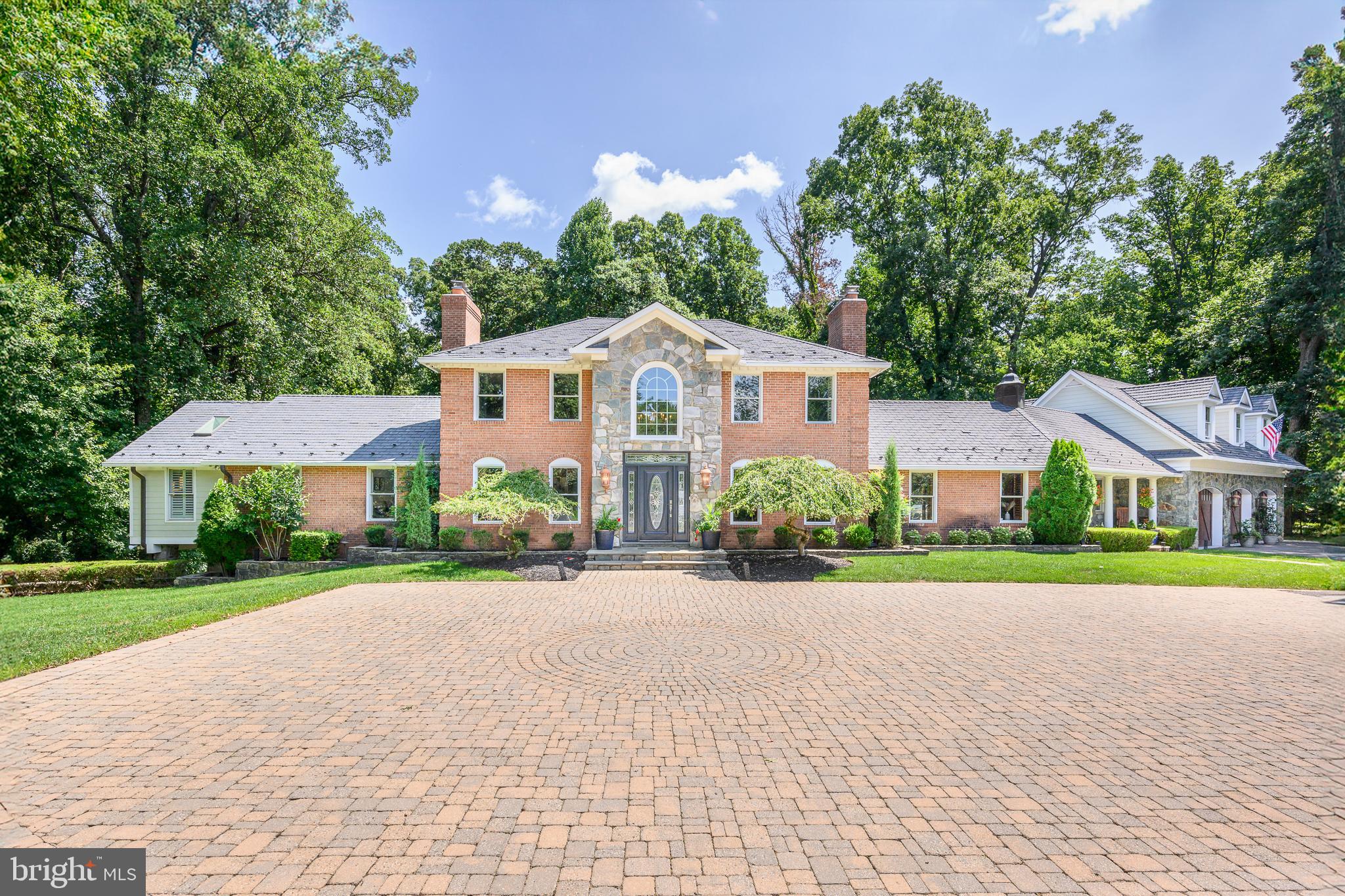 337 River Bend Road Great Falls, VA 22066 - Photo 71 of 92 Front exterior