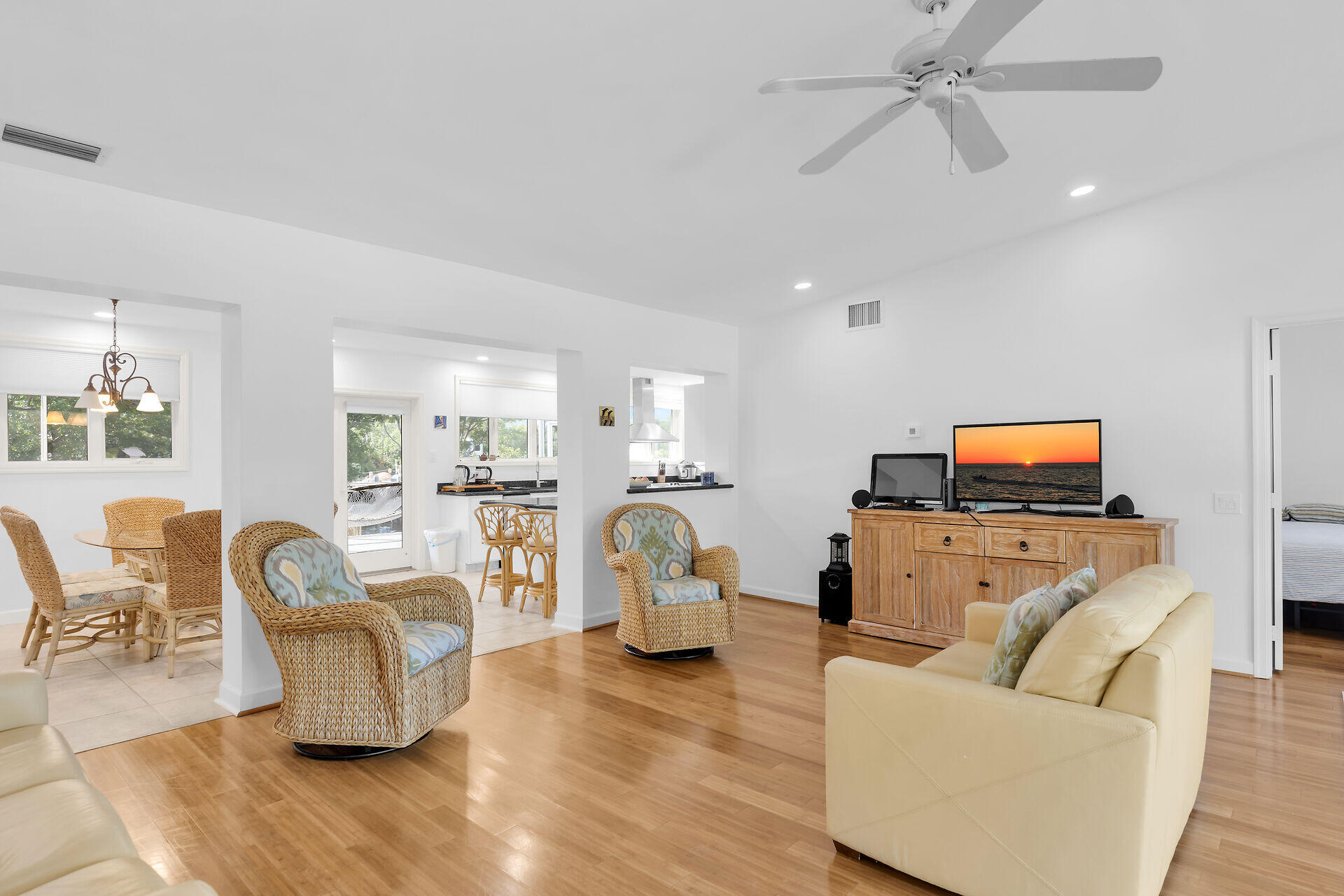 7501 Gulfstream Boulevard Marathon, FL 33050 - Photo 2 of 48 a living room with furniture and a flat screen tv