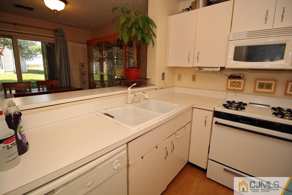 310 Edpas Road New Brunswick, NJ 08901 - Photo 10 of 25 Gallery Image 10