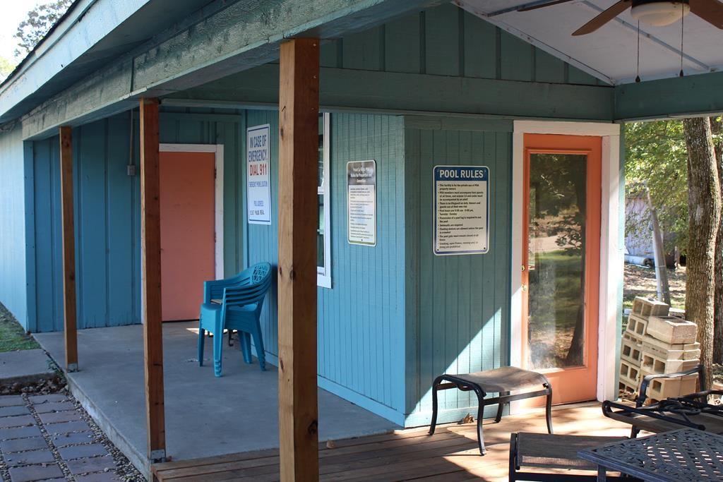 6209 Point La Vista Road Malakoff, TX 75148 - Photo 37 of 38 a view of a livingroom with furniture and front door
