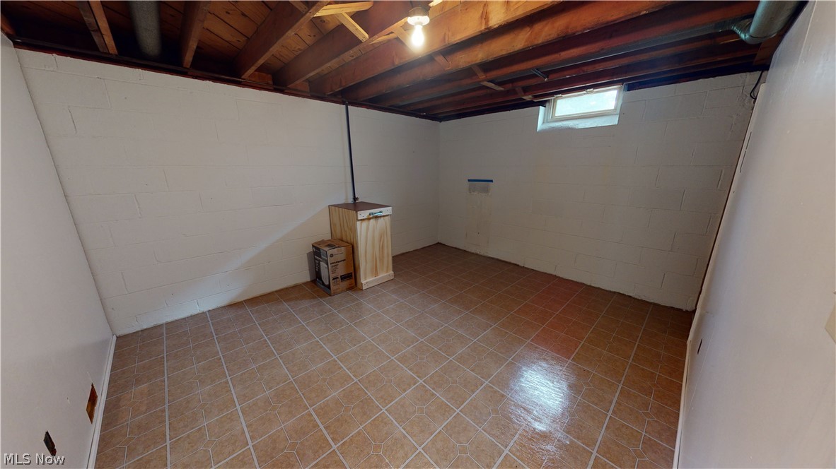 30026 Vineyard Road Willowick, OH 44095 - Photo 15 of 32
