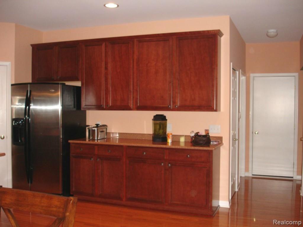 3494 Connors Drive Rochester, MI 48307 - Photo 10 of 28 Kitchen A.jpg