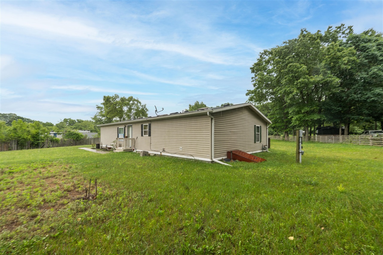 430 North Blue Creek Road Benton Harbor, MI 49022 - Photo 17 of 20