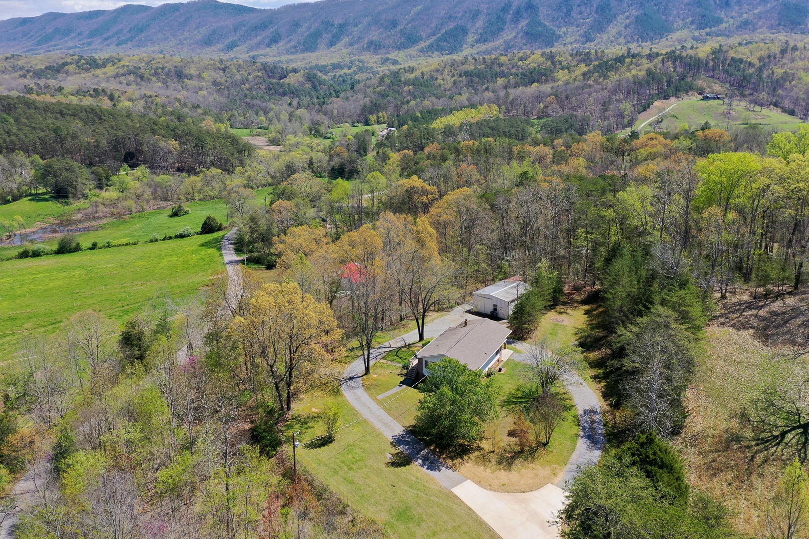 2256 Tipton Loop Road Maryville, TN 37803 - Photo 2 of 12 Gallery Image 2