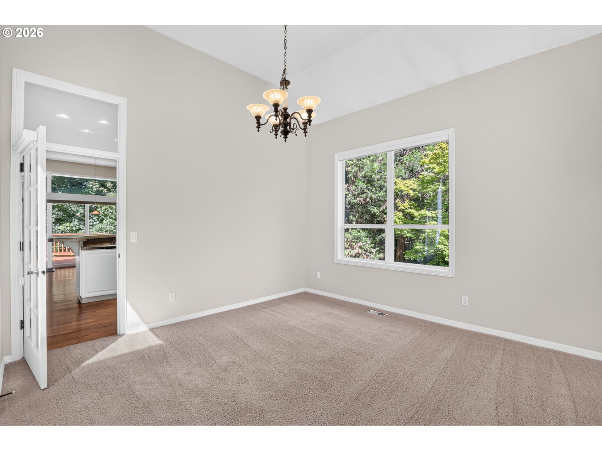285 Southeast Avondale Way Gresham, OR 97080 - Photo 7 of 47