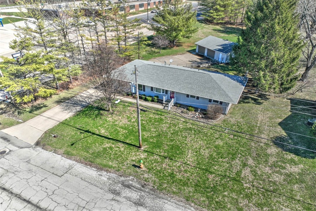 2420 North Summit Avenue Decatur, IL 62526 - Photo 3 of 26 Gallery Image 3
