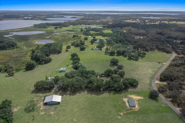 $679,900 | 17355 Southeast 260th Avenue Road, Umatilla, FL 32784