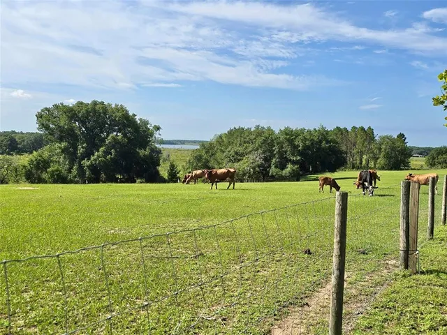 $679,900 | 17355 Southeast 260th Avenue Road, Umatilla, FL 32784