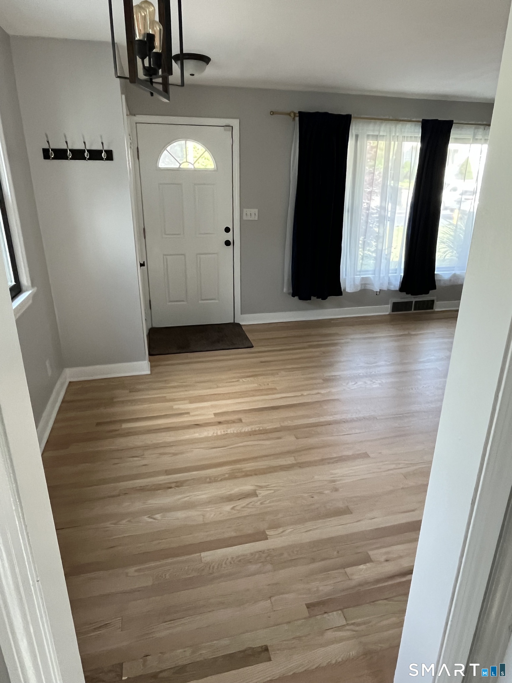 367 Frost Road Waterbury, CT 06705 - Photo 2 of 14