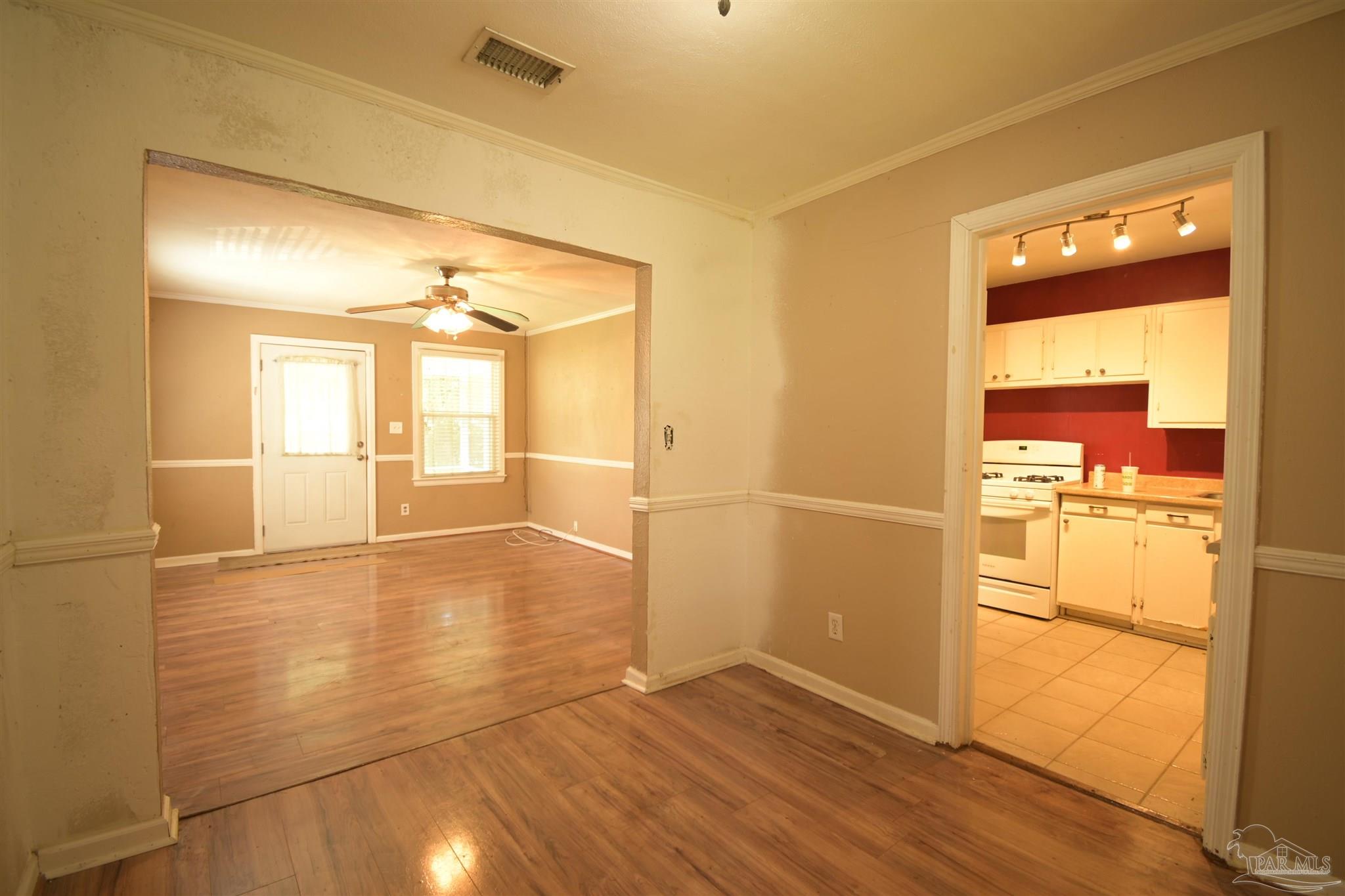 9 Rue Max Street Pensacola, FL 32507 - Photo 9 of 17