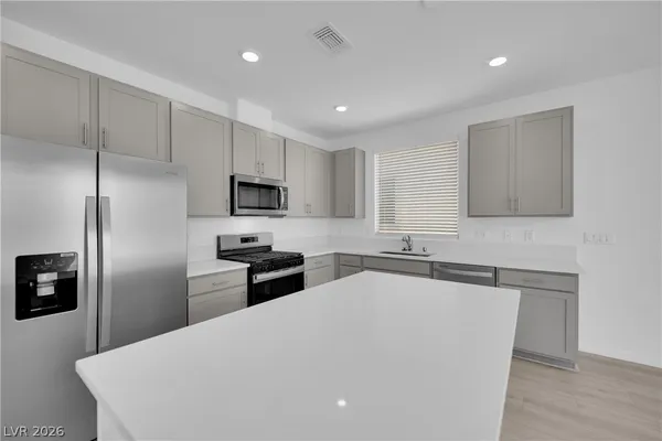 $2,700 | 5916 Obsidian Sky Avenue, Las Vegas, NV 89141