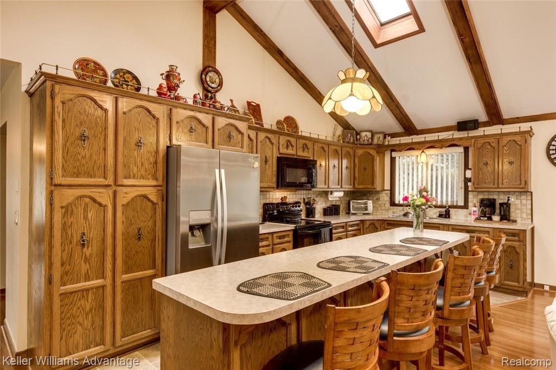 38747 Westchester Road Sterling Heights, MI 48310 - Photo 10 of 37 38747 Westchester Rd Sterling-large-010-4-Kitchen-1500x1000-72dpi.jpg