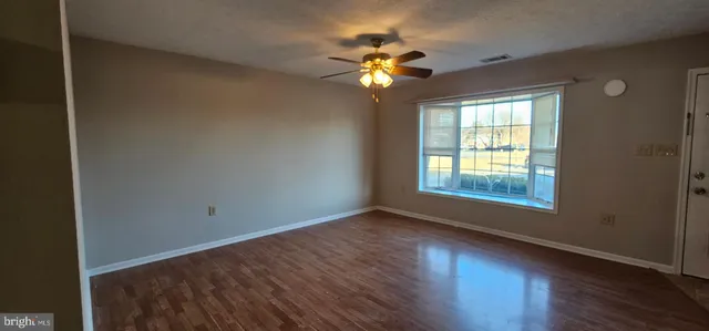 $1,700 | 225 Nottoway Drive, Stephens City, VA 22655