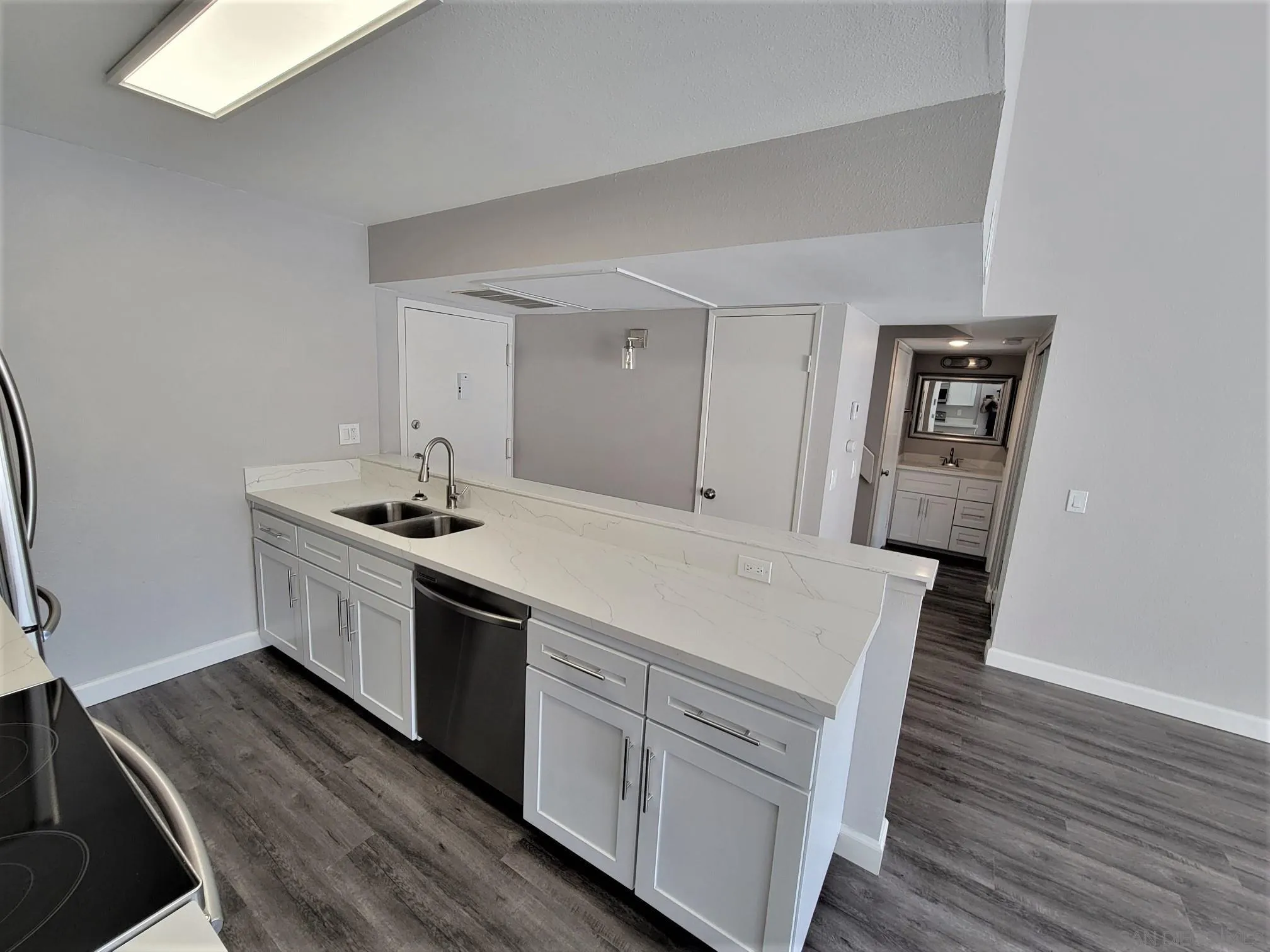 6111 Rancho Mission Road, Unit 312 San Diego, CA 92108 - Photo 3 of 19 Gallery Image 3