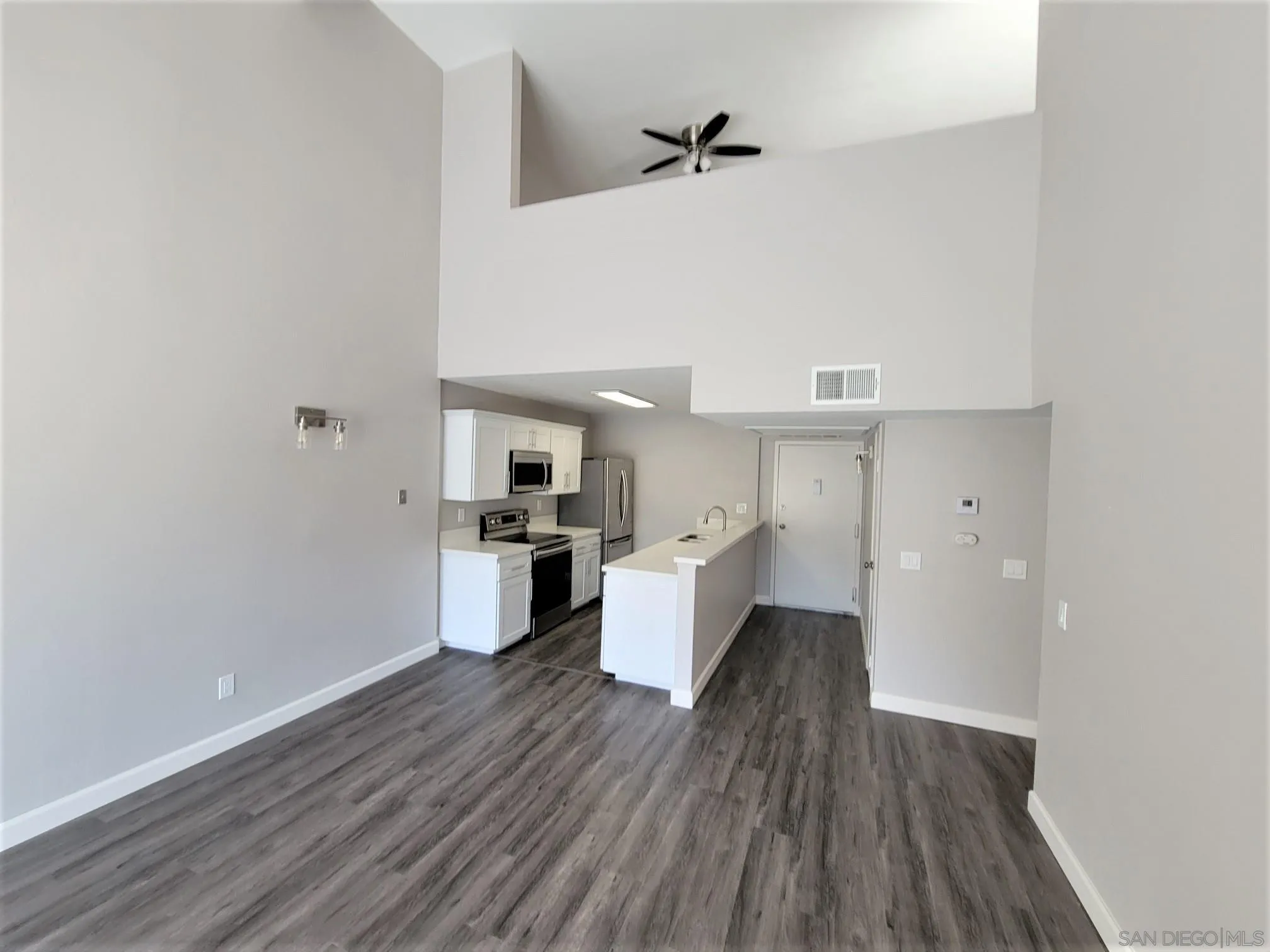 6111 Rancho Mission Road, Unit 312 San Diego, CA 92108 - Photo 5 of 19 Gallery Image 5