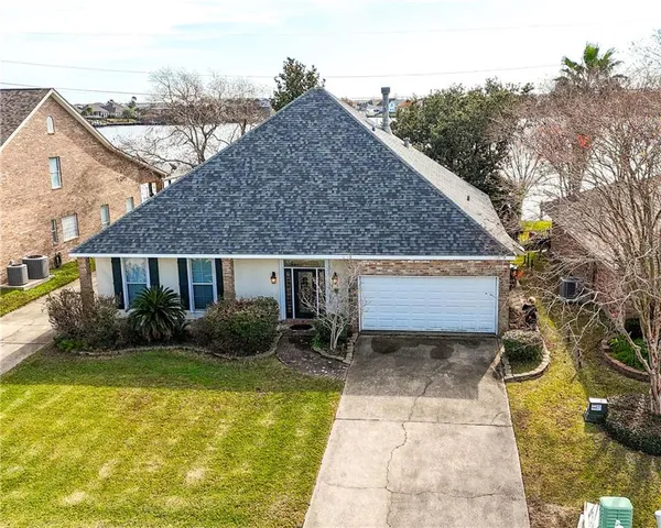$395,000 | 313 Moonraker Drive, Slidell, LA 70458