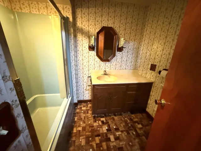 $289,900 | 6961 Shoreline Drive, Delton, MI 49046