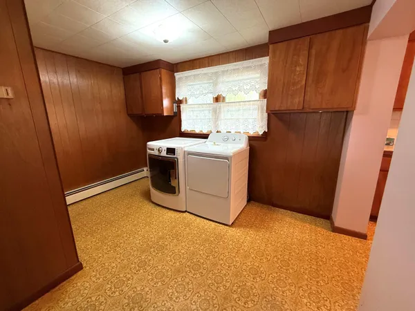 $289,900 | 6961 Shoreline Drive, Delton, MI 49046