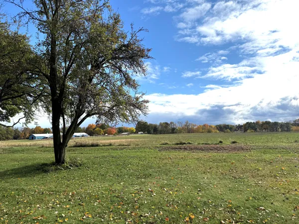 $289,900 | 6961 Shoreline Drive, Delton, MI 49046