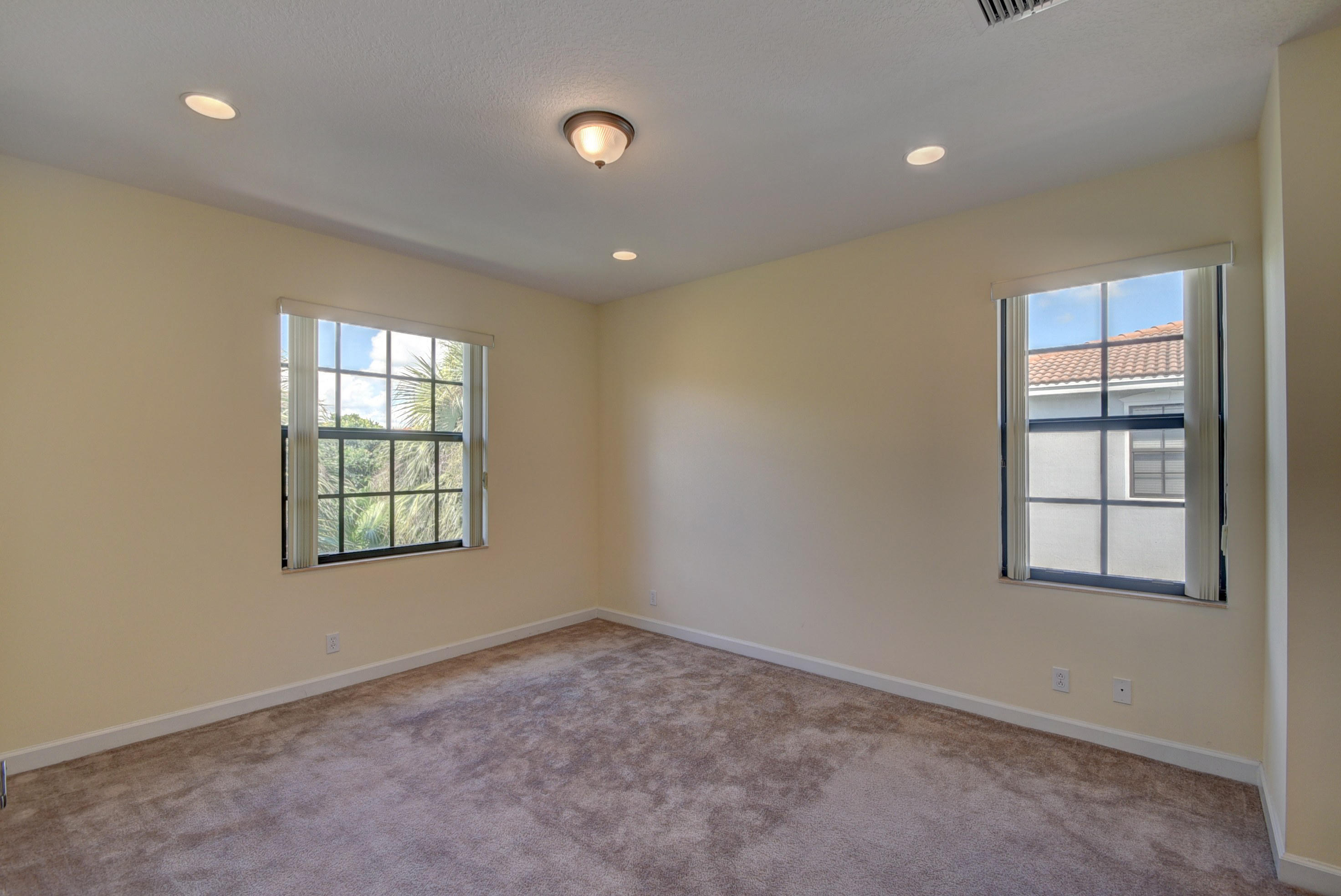 132 Astor Circle Delray Beach, FL 33484 - Photo 20 of 39 master