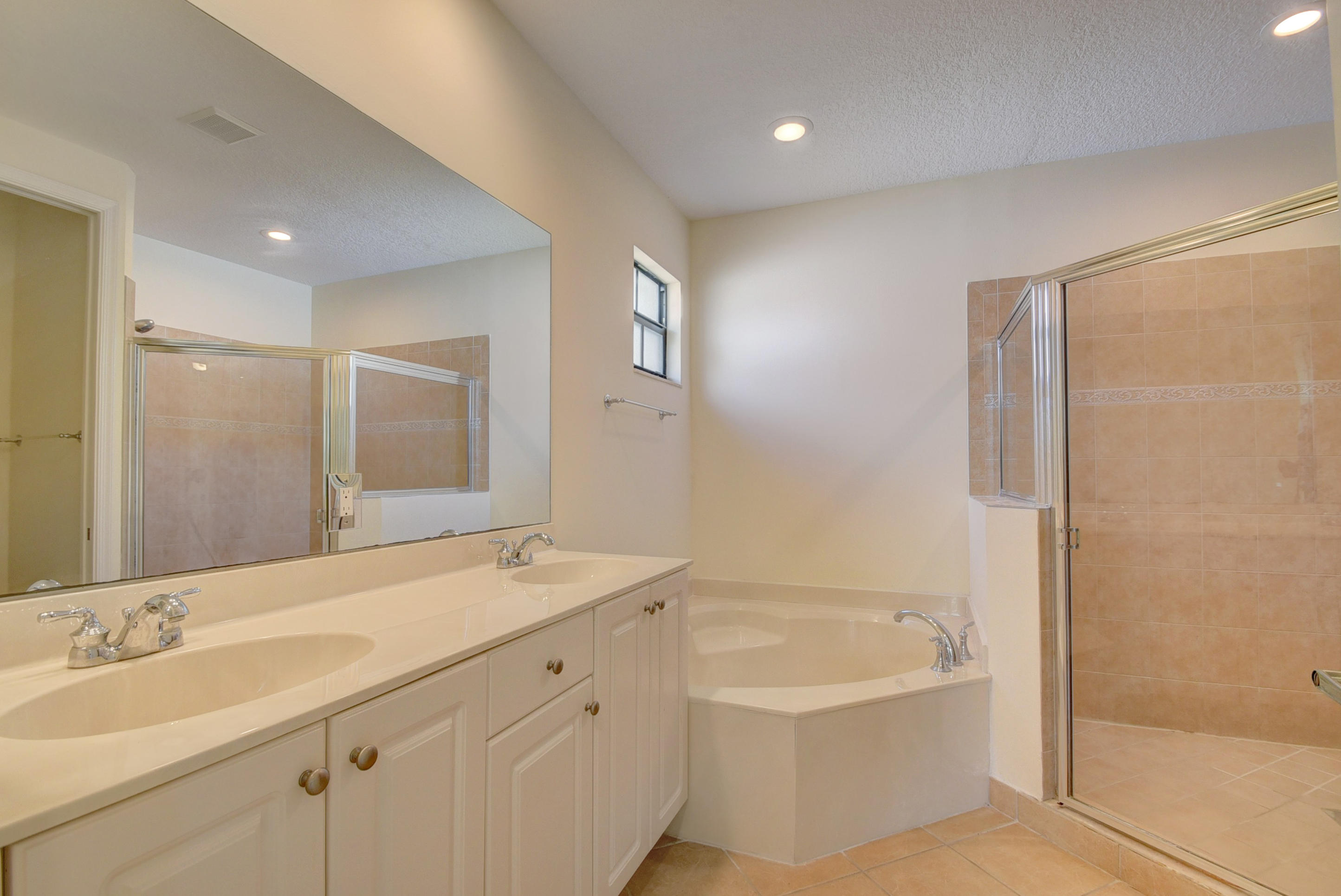 132 Astor Circle Delray Beach, FL 33484 - Photo 21 of 39 master bath