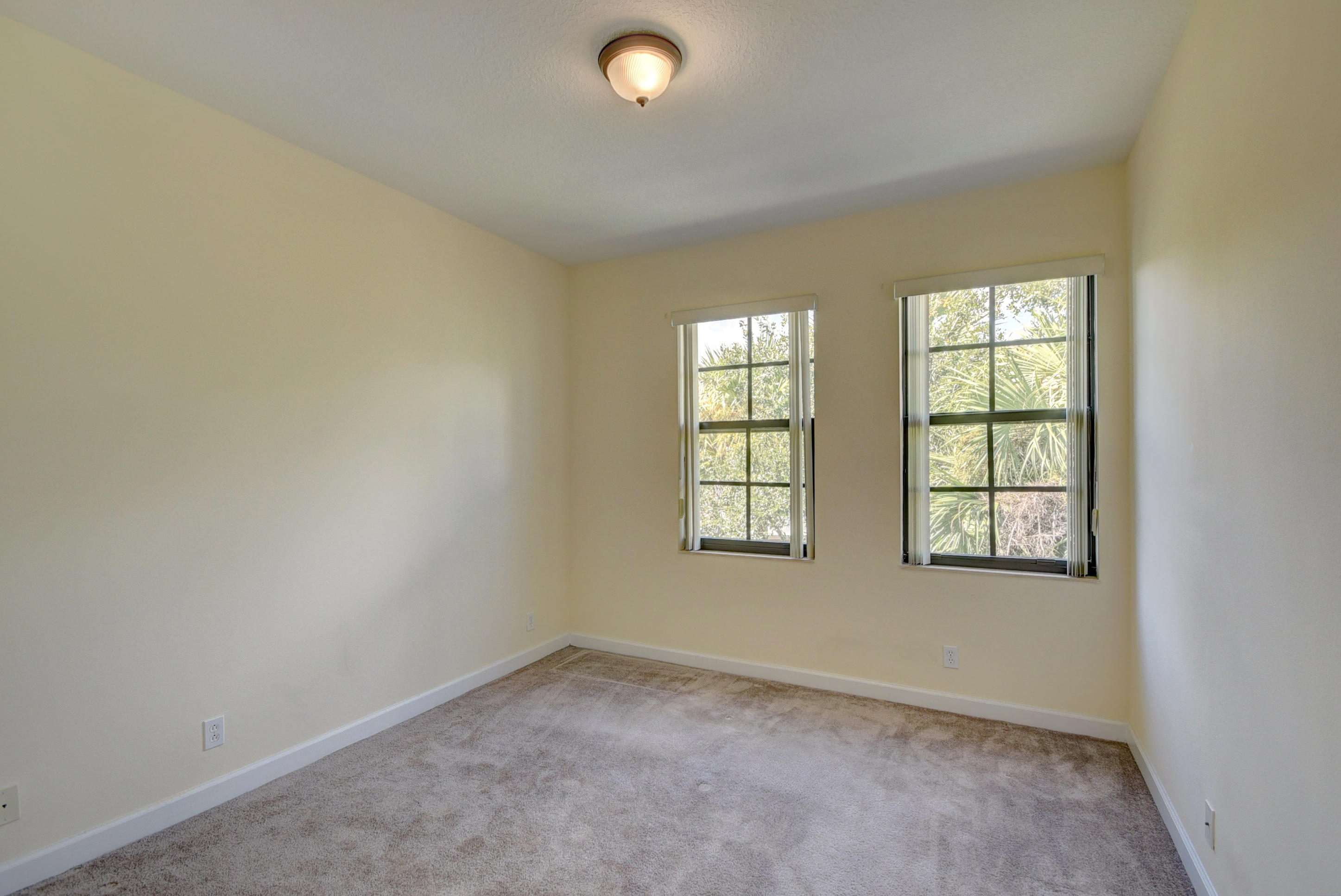 132 Astor Circle Delray Beach, FL 33484 - Photo 24 of 39 Bedroom 2