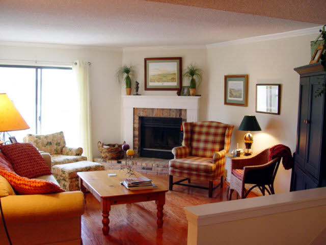 710 South Mobile Street, Unit 44 Fairhope, AL 36532 - Photo 4 of 41 Living room