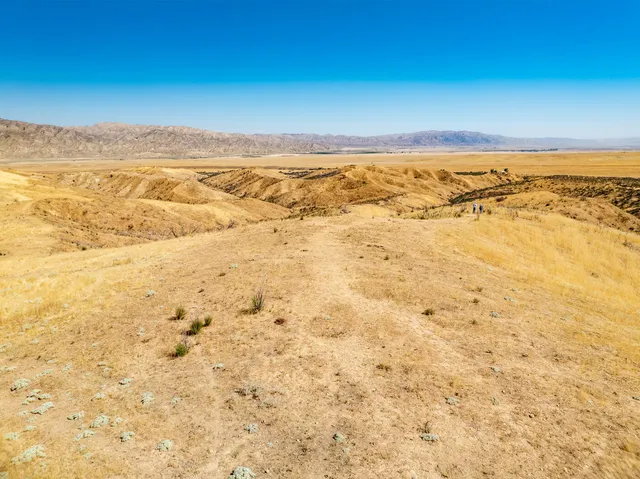 $700,000 | 8300 Foothill Road, New Cuyama, CA 93254