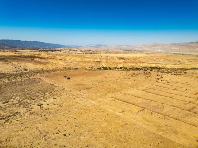 $700,000 | 8300 Foothill Road, New Cuyama, CA 93254