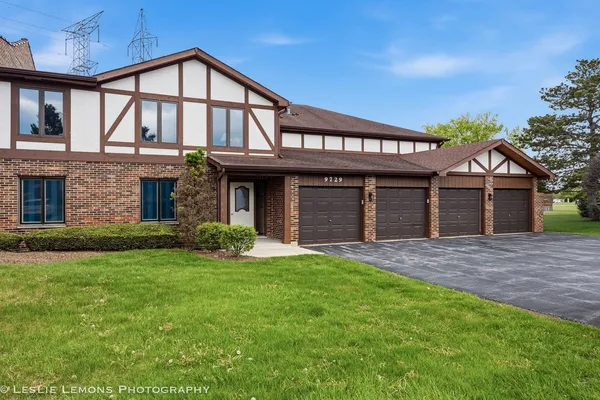 $280,000 | 9729 Mill Drive East, Unit B1, Palos Park, IL 60464