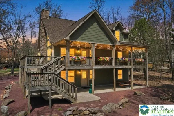 $1,350,000 | 12 Lupine Drive, Lake Harmony, PA 18624