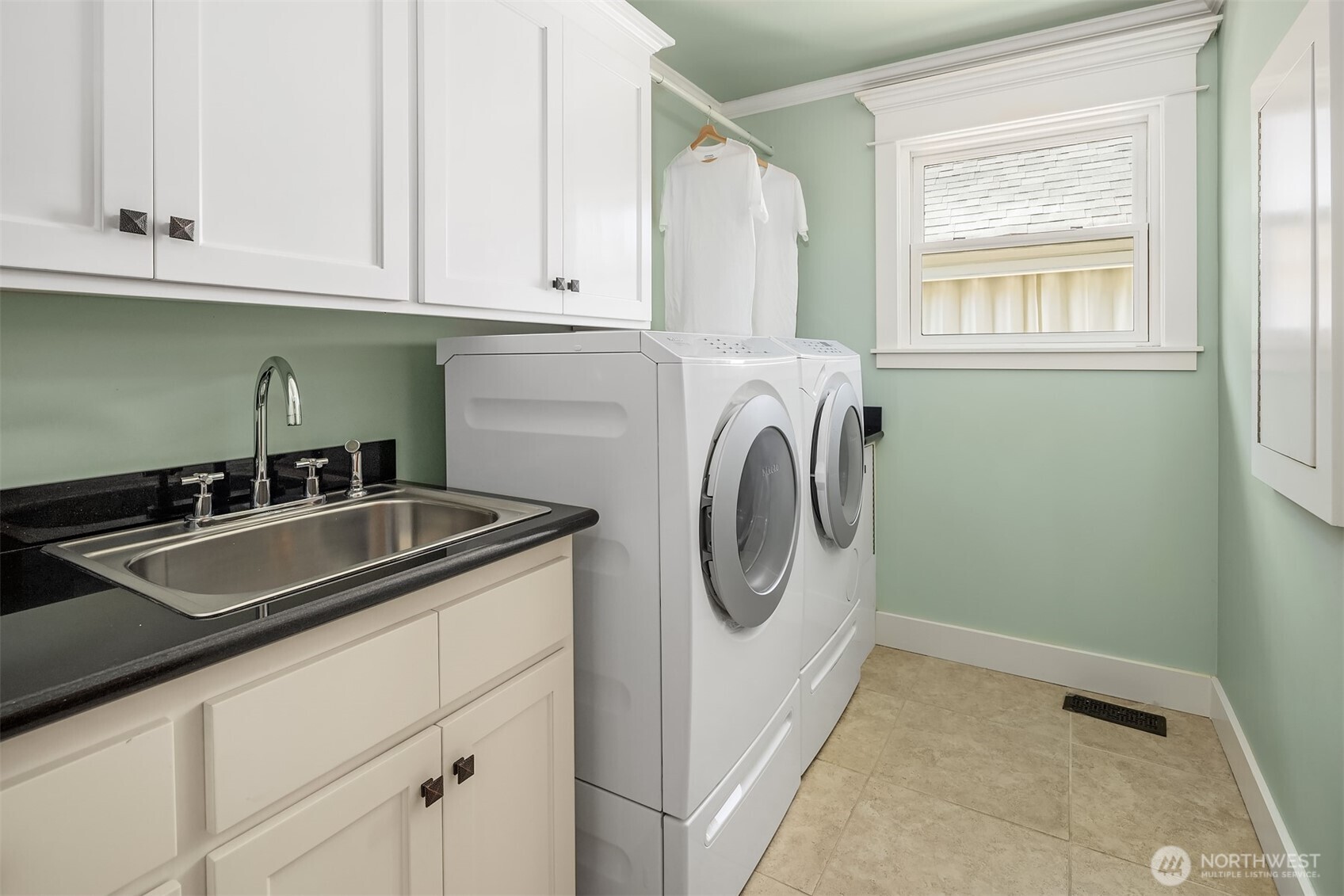 1423 37th Avenue Seattle, WA 98122 - Photo 25 of 40