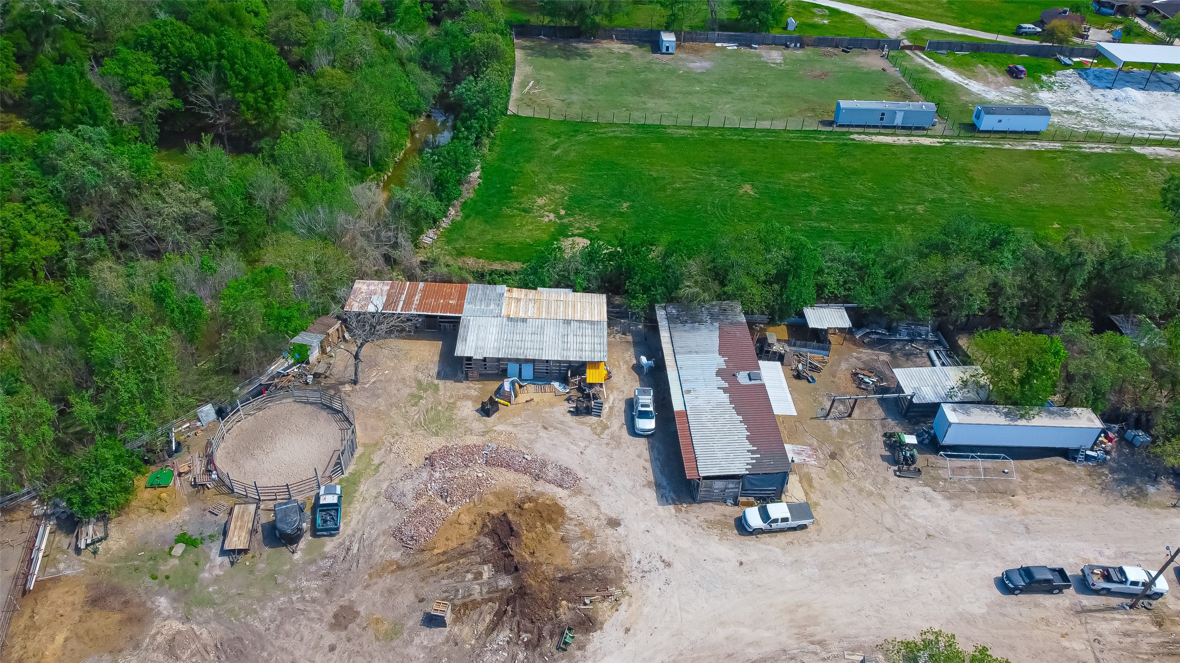 511 Gulf Bank Road, Unit 5 Houston, TX 77037 - Photo 27 of 31 an aerial view of a garden with a patio