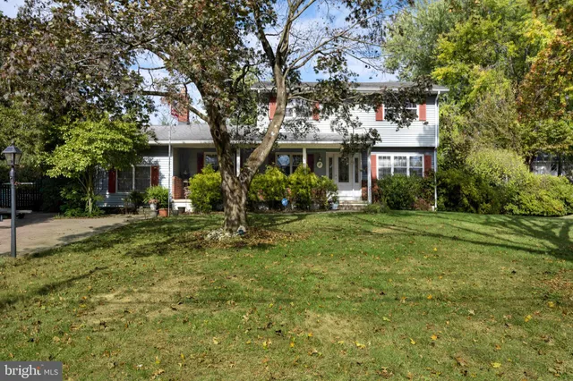 a front view of house with yard
