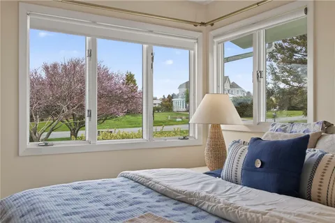 $2,250,000 | 30 Dory Court, South Kingstown, RI 02879