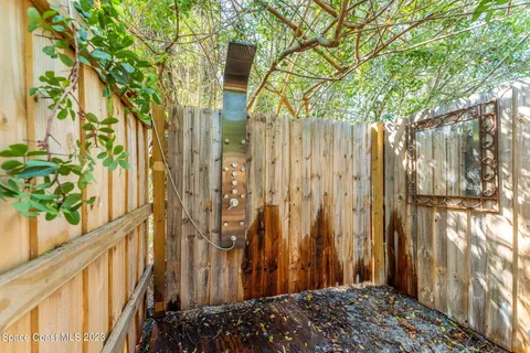 $989,999 | 1365 Pineapple Avenue, Melbourne, FL 32935