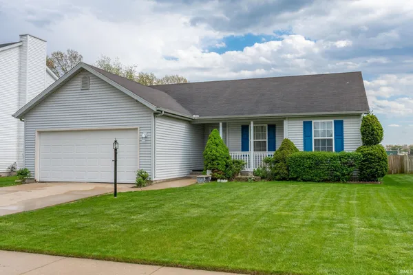 $289,999 | 3208 Sand Wood Drive, South Bend, IN 46628