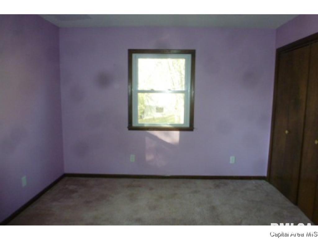 4931 Stewart Drive Decatur, IL 62521 - Photo 8 of 15