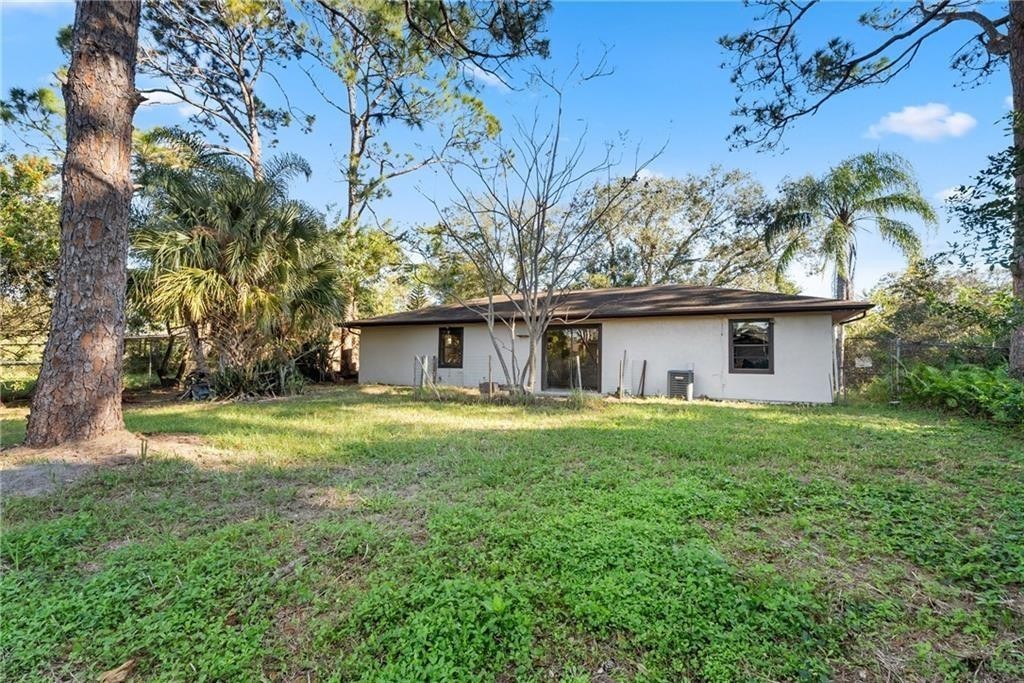 278 San Marino Road Southwest Palm Bay, FL 32908 - Photo 2 of 21
