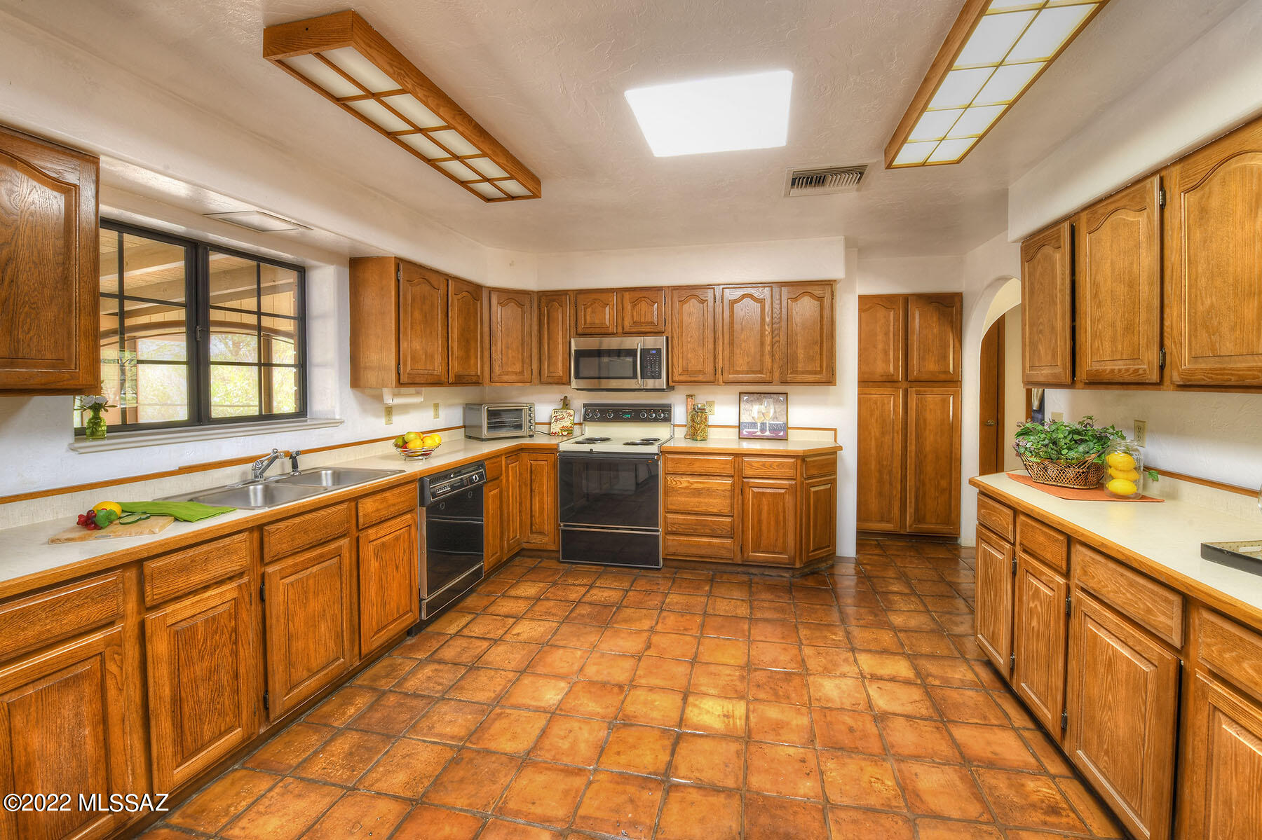 11300 East Limberlost Road Tucson, AZ 85749 - Photo 5 of 42 Gallery Image 5